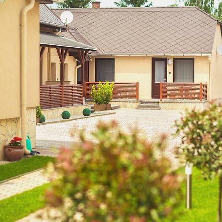 Apartman Szanyi Buk Exterior foto