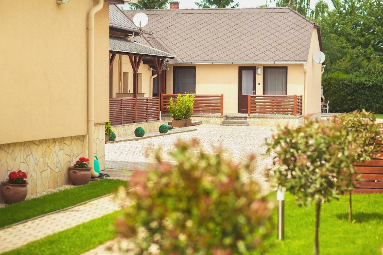Apartman Szanyi Buk Exterior foto