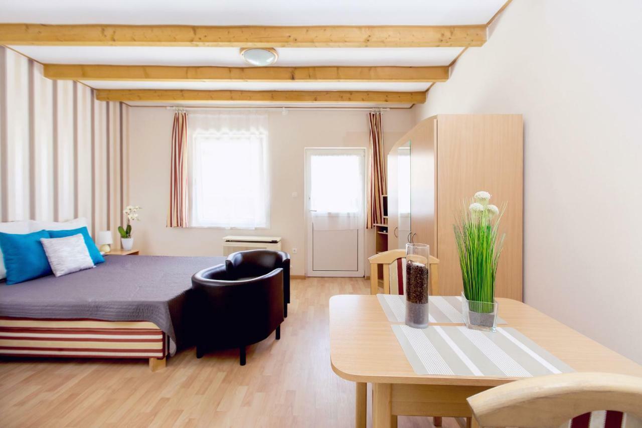 Apartman Szanyi Buk Exterior foto